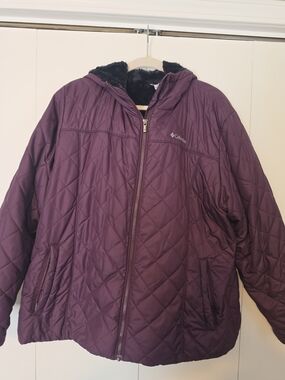 Columbia Quilted Hooded Jacket in Deep Plum